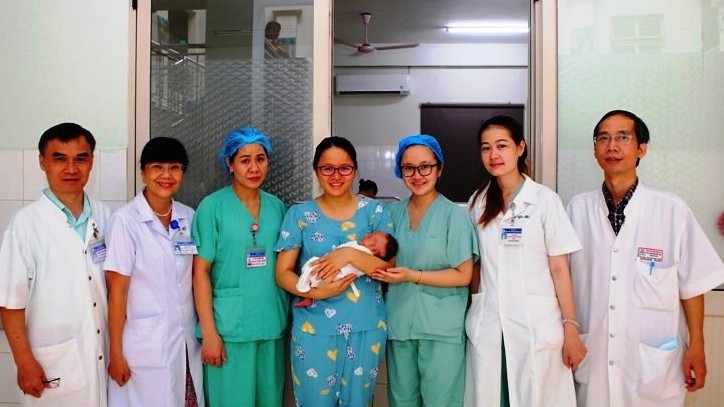 Bệnh viện Trung ương Huế cứu trẻ sơ sinh bị xoắn ruột non hiếm gặp