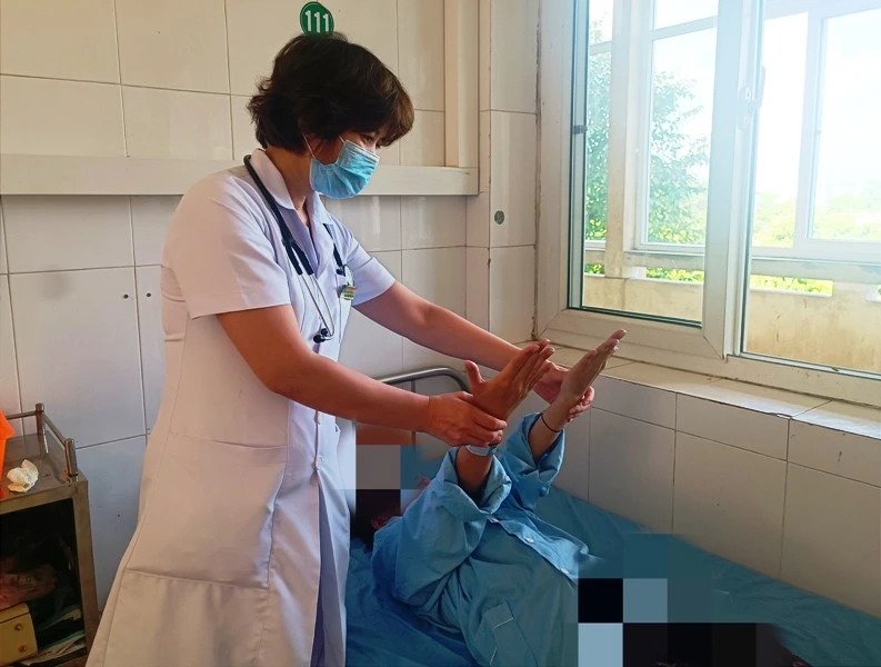 Tổn thương thần kinh tủy sống do lạm dụng sử dụng bóng cười