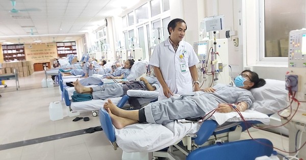Bệnh nhân chạy thận nhân tạo tại Bệnh viện Đa khoa Đức Giang, Hà Nội.