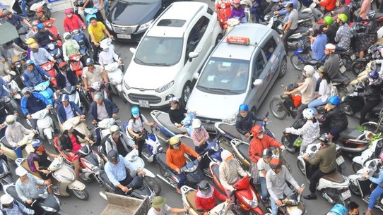 Giảm ô nhiễm môi trường đô thị gắn với giảm số lượng xe máy