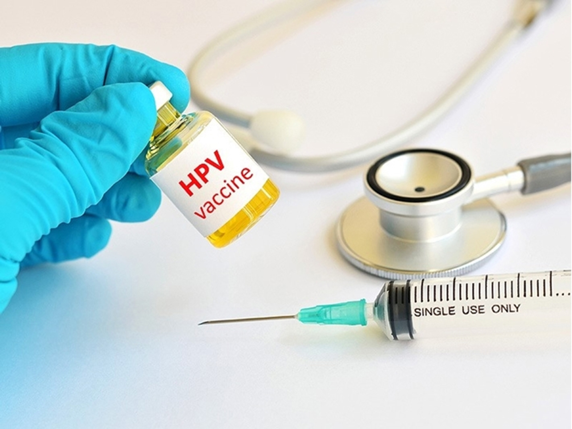 Vì sao nam giới cần tiêm vaccine ngừa HPV?