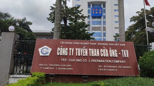 Một công nhân tử vong khi đang kiểm tra động cơ máy rót than