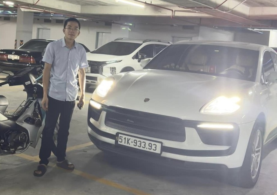 Chuyện chưa kể về bác sĩ bán siêu xe Porsche Macan 3 tỷ lấy tiền ủng hộ người dân vùng lũ