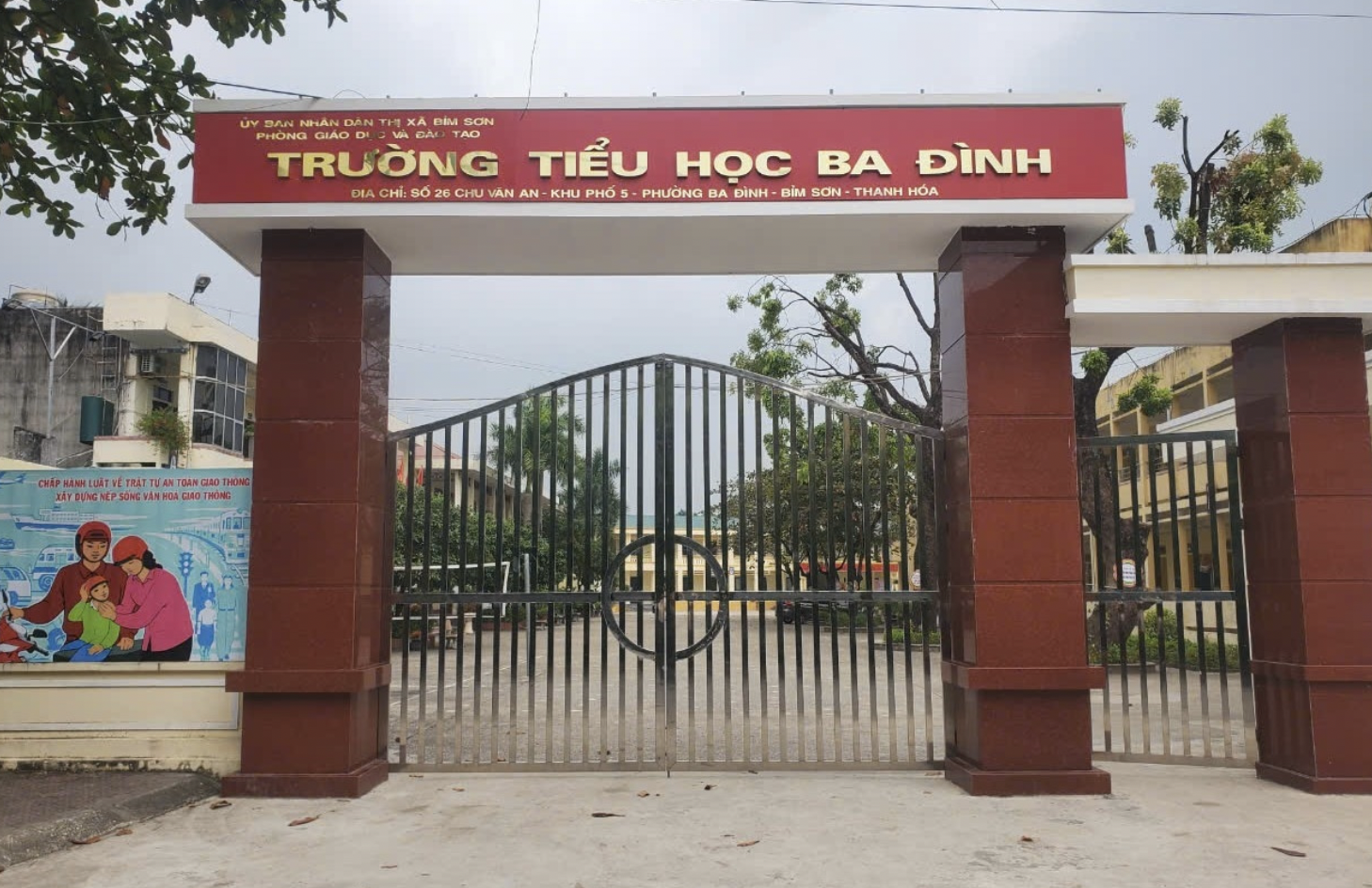 Tạm đình chỉ nữ giáo viên đánh học sinh trong lớp