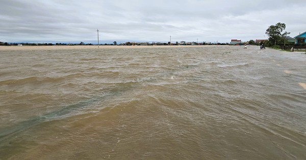 Quảng Trị vẫn còn hàng nghìn hộ dân ngập lụt, gần 18.000 học sinh nghỉ học