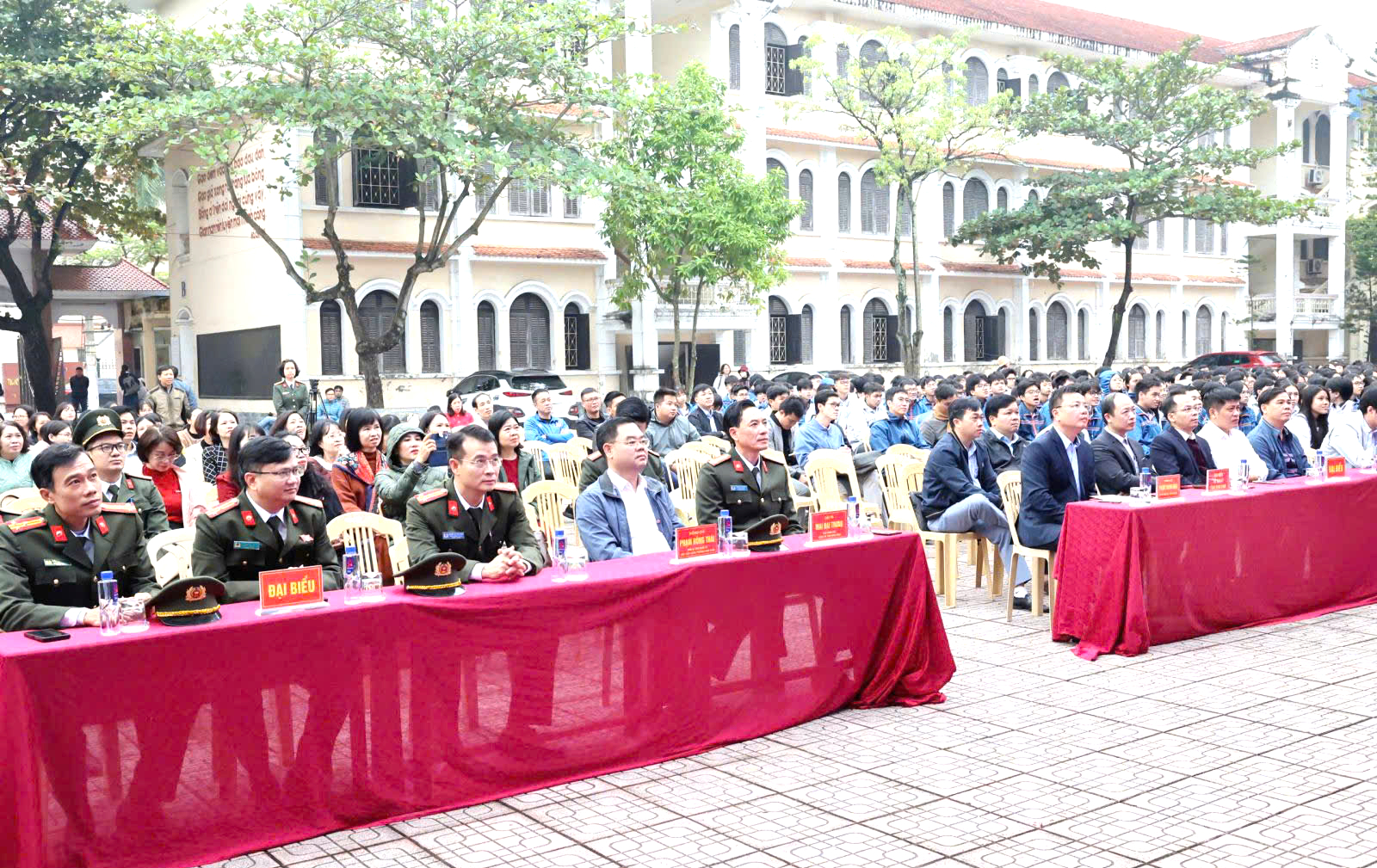 Ninh Bình phát động chiến dịch bảo vệ học sinh trước tội phạm mạng