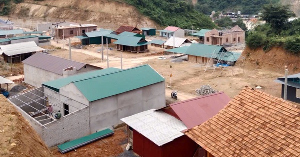 Nghệ An: Người dân vùng lũ quét ngóng điện ở khu tái định cư mới