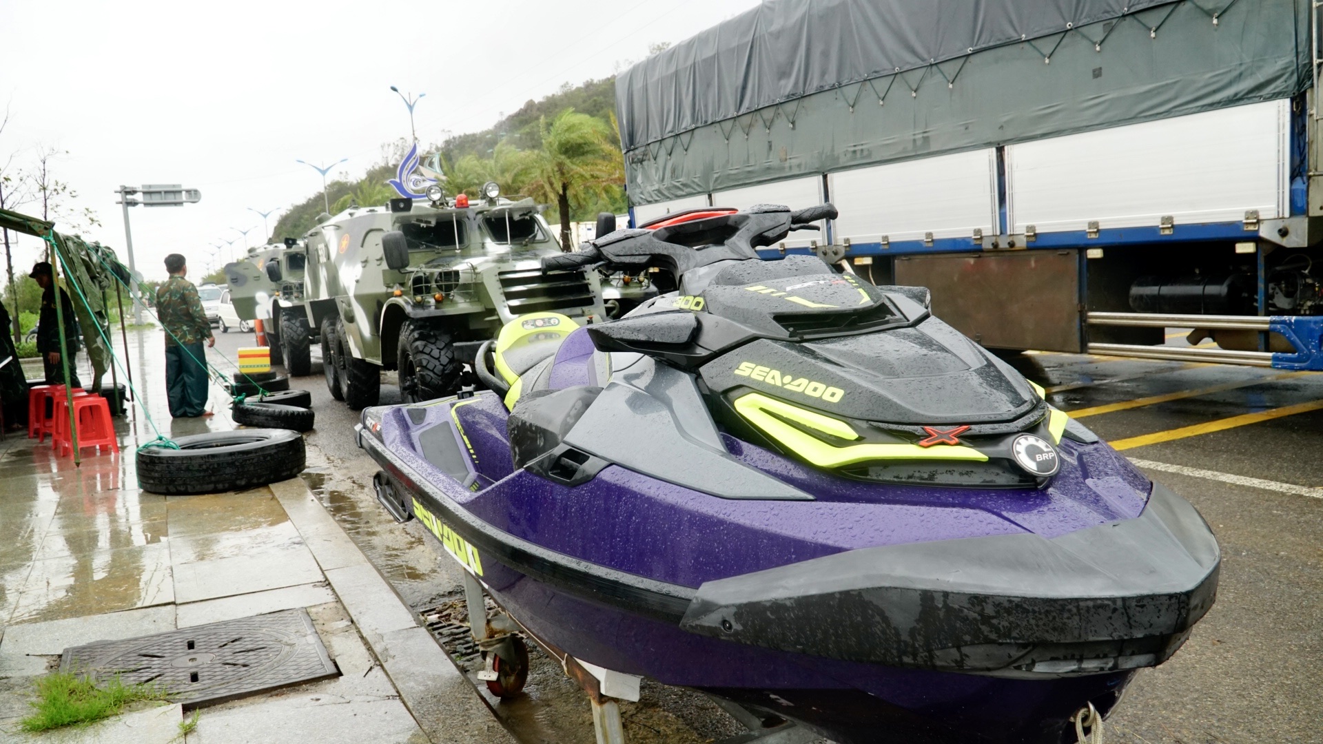 Ấm lòng tình quân dân sẻ chia với người dân Gia Lai giữa mùa lũ dữ