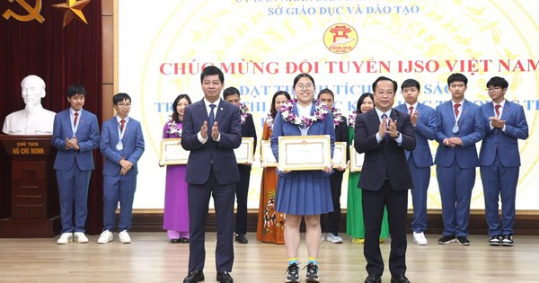 Hà Nội: Gặp mặt, chúc mừng thành tích đội tuyển thi Olympic Khoa học trẻ quốc tế