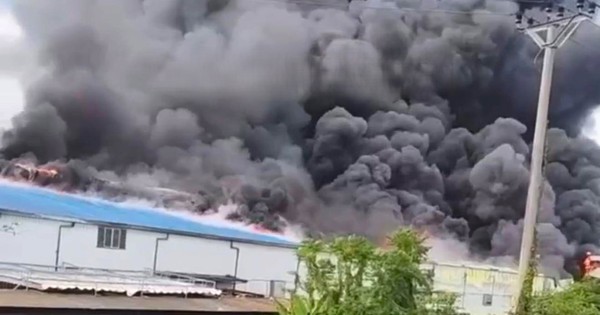 Hải Phòng: Cháy dữ dội tại nhà xưởng công ty da giày