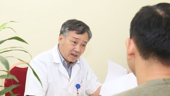 Đau âm ỉ mạn sườn phải, đừng bỏ qua bệnh lý này