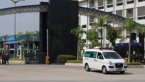 Vừa trở lại làm việc, hơn 40 công nhân da giày tiếp tục nhập viện