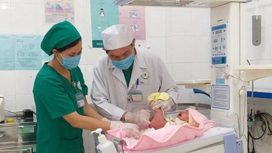 Phẫu thuật tạo hình hậu môn cho bé trai bị dị tật bẩm sinh