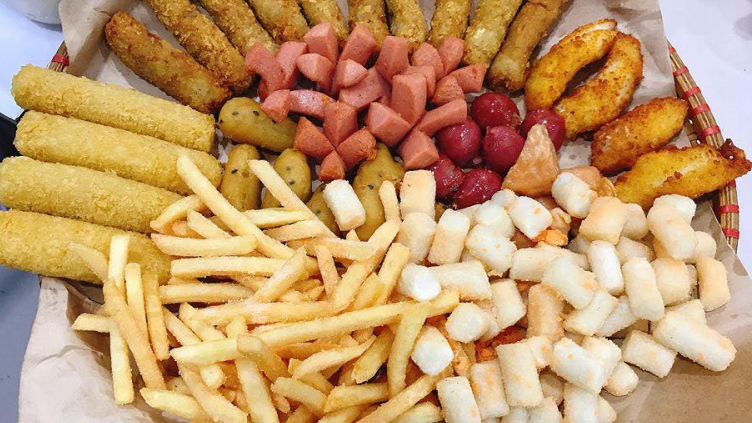 Bé trai 2 tuổi bị ung thư vì thói quen ăn vặt "thả phanh", mẹ trẻ hối hận thì đã muộn