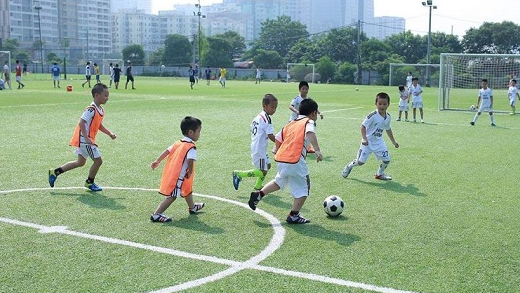 Trẻ cần lưu ý gì khi chơi thể thao