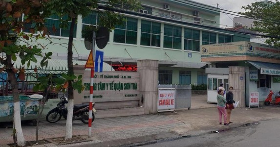 Lạ lùng nam thanh niên bị thấp khớp được bác sĩ dặn... mua vở 200 trang?