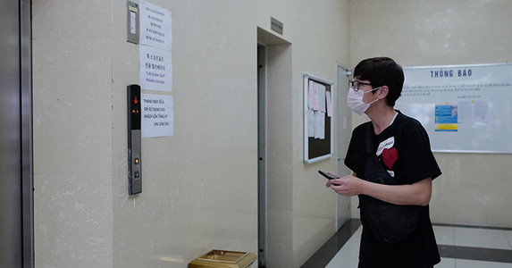 Chống dịch ở khu phố đông người nước ngoài