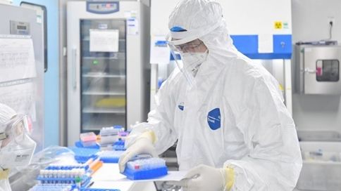 Thành công ghép phổi cho người nhiễm Covid-19 đầu tiên trên thế giới