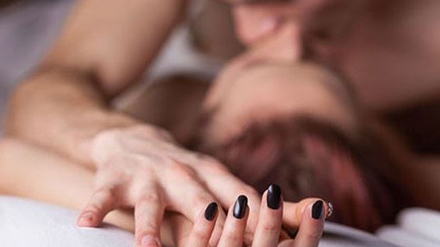 Tiết lộ bất ngờ về tuổi suy giảm phong độ 'phòng the' của quý ông