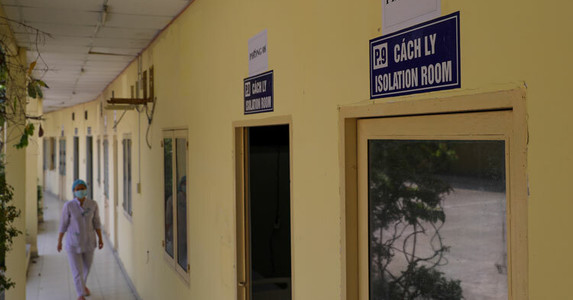 Chặn Covid-19 trước làn sóng công dân về nước