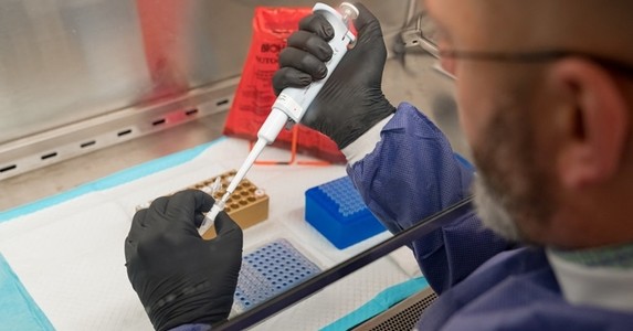 Kẽ hở khiến Covid-19 lây lan ở Mỹ