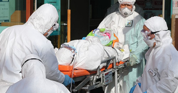 Bệnh nhân Covid-19 chết dần trong nhà