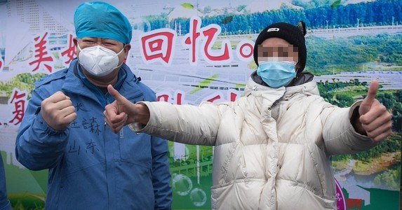 Vì sao bệnh nhân sau xuất viện vẫn dương tính nCoV?