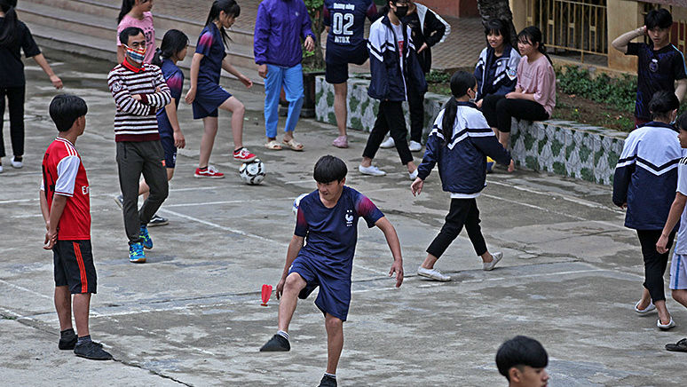 Trường học giáp biên Trung Quốc thời dịch Covid-19