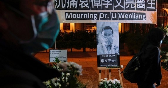 Quá trình Covid-19 chuyển từ trung bình đến nguy kịch