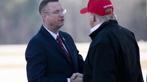 Italia phong toả toàn bộ đất nước, ông Trump thành F2 với Covid-19