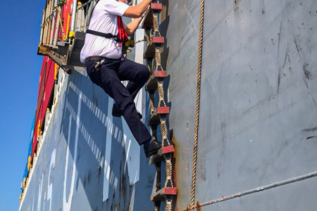 Kiểm dịch ở phao số 0