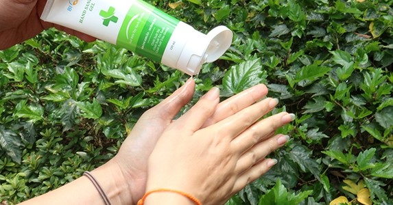 Công dụng của chiết xuất tỏi và trầu không trong gel sát khuẩn