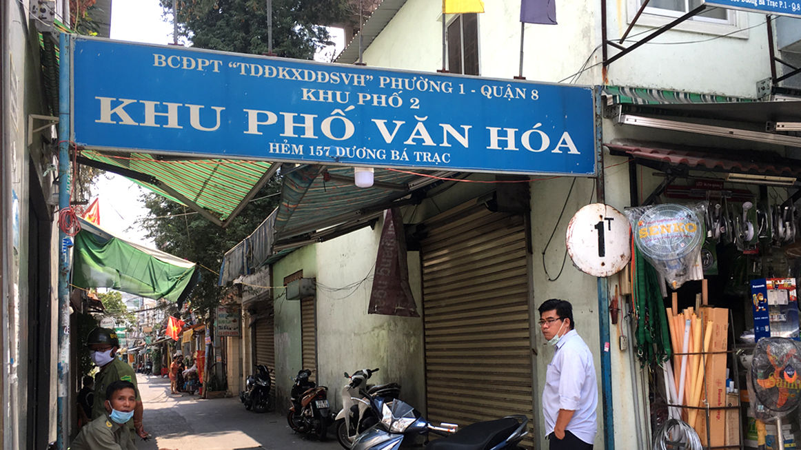 Khu dân cư ở Sài Gòn bị phong tỏa