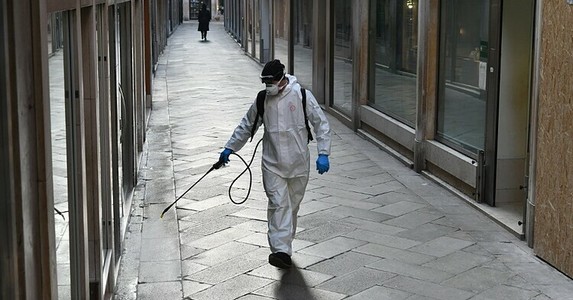 Bác sĩ châu Âu đang lặp lại sai lầm Vũ Hán