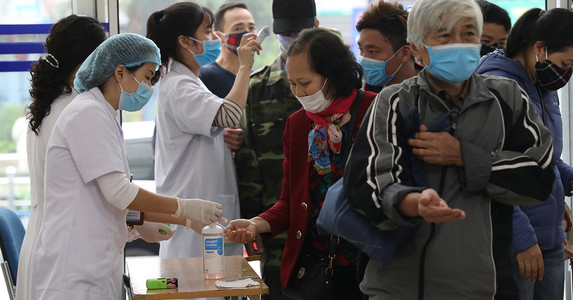 Bộ Y tế đề nghị người già ở trong nhà