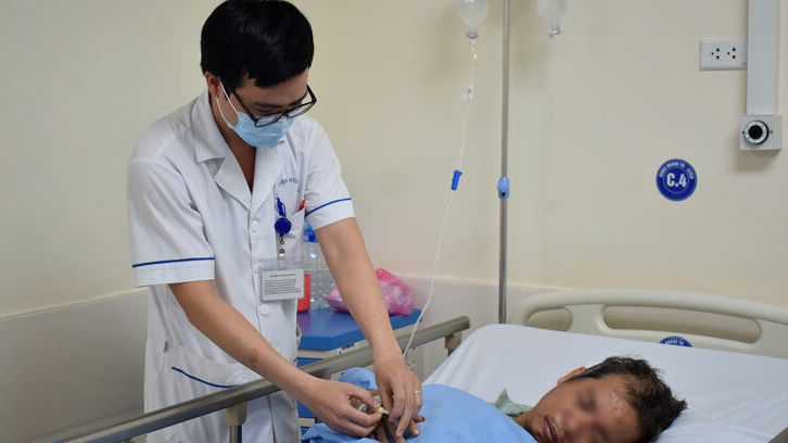 Vì sao người cao tuổi khó chống đỡ Covid-19?