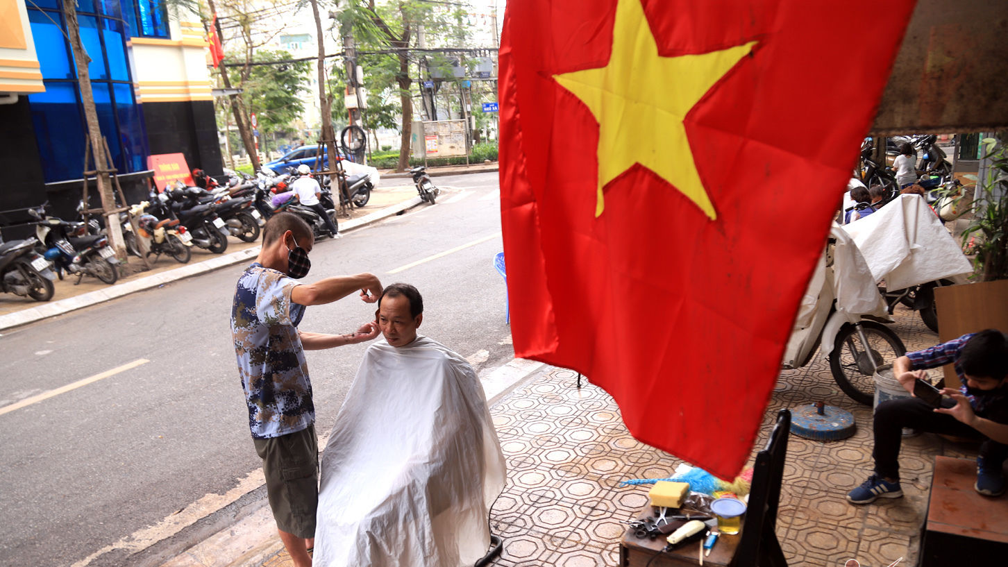 Buổi sáng lạ thường ở khu phố của bệnh nhân thứ 17 sau ngày cách ly