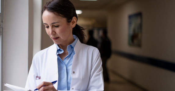 Học ngay 7 biện pháp của các bác sĩ áp dụng để bảo vệ bản thân khỏi Covid-19