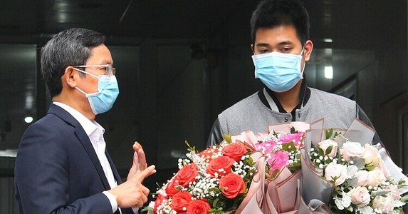 Chàng trai nhiễm nCoV: 'Họng tôi đau rát như lửa đốt'