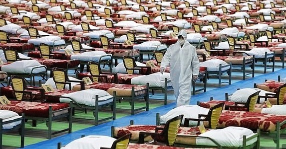 Hàng trăm người Iran thiệt mạng vì uống cồn công nghiệp để ngừa Covid-19