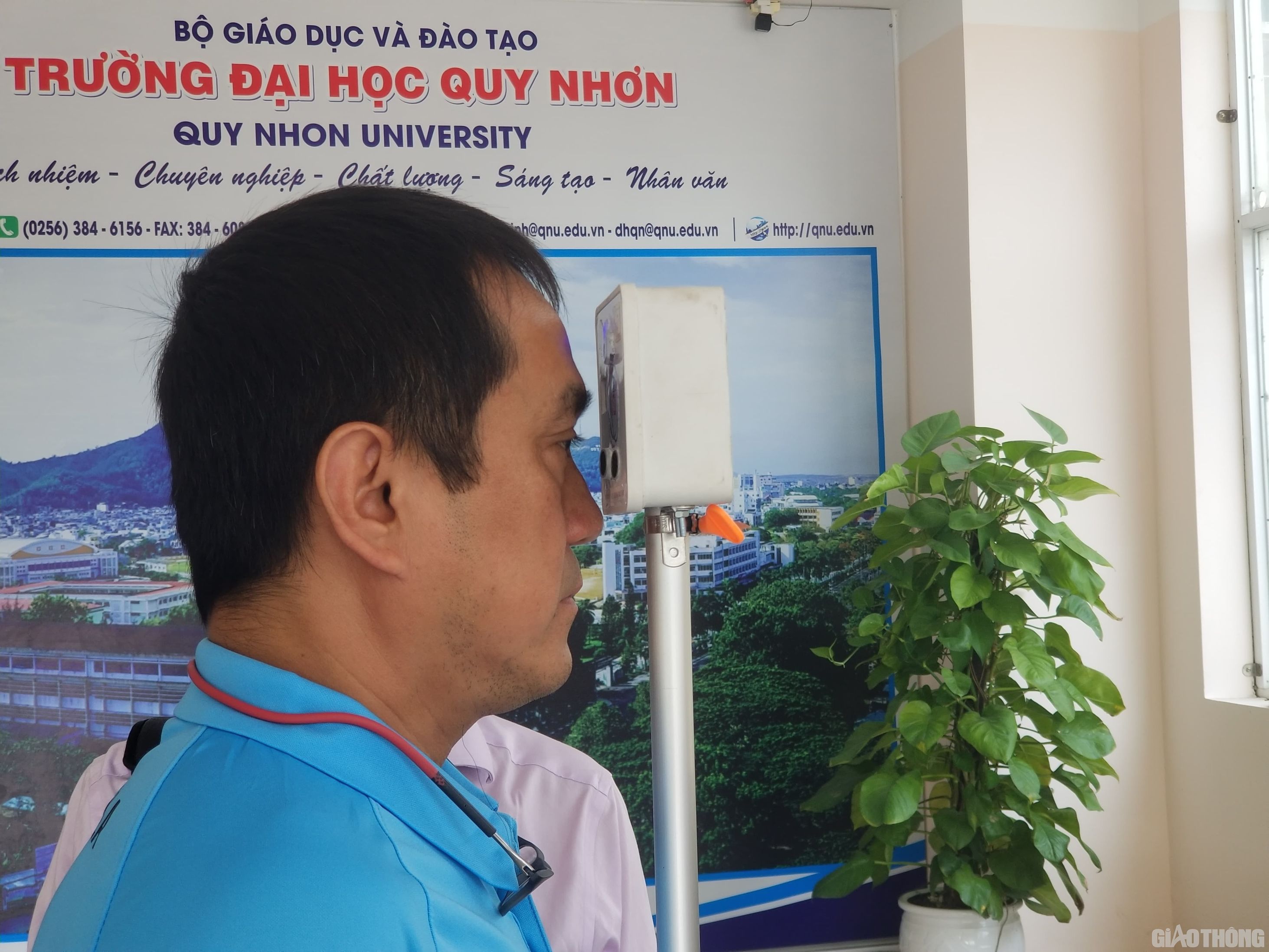 Có gì đặc biệt ở máy đo thân nhiệt của Giảng viên Đại học Quy Nhơn?