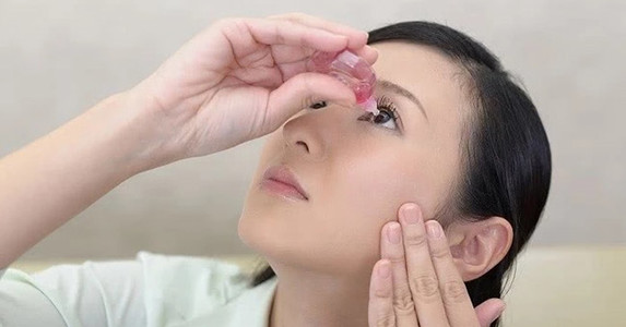 Mắt đau nhức cộng thêm buồn nôn, không chữa trị kịp thời có thể mù lòa sau vài tiếng