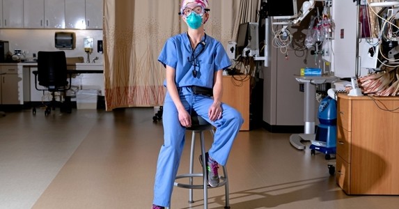 Các bác sĩ viết sẵn di chúc trước khi tham gia chống dịch