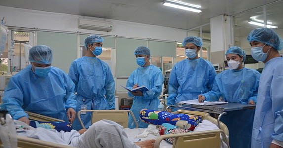 Bạch Mai duy trì điều trị trong vòng cách ly
