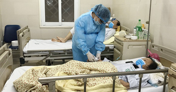 Bộ Y tế yêu cầu BV Bạch Mai không để nhân viên bầu 9 tháng chống dịch Covid-19