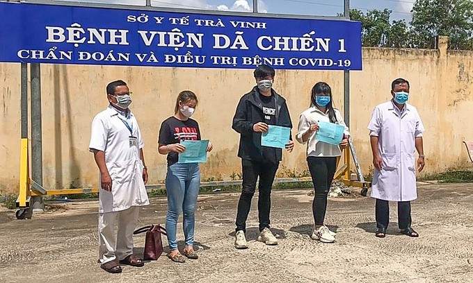 Ba bệnh nhân ở Trà Vinh được công bố khỏi bệnh chiều 17/4. Ảnh: Bệnh viện cung cấp.