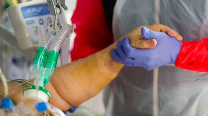 Rủi ro của người béo phì mắc Covid-19 thậm chí cao hơn tiểu đường và huyết áp. Ảnh: Bloomberg