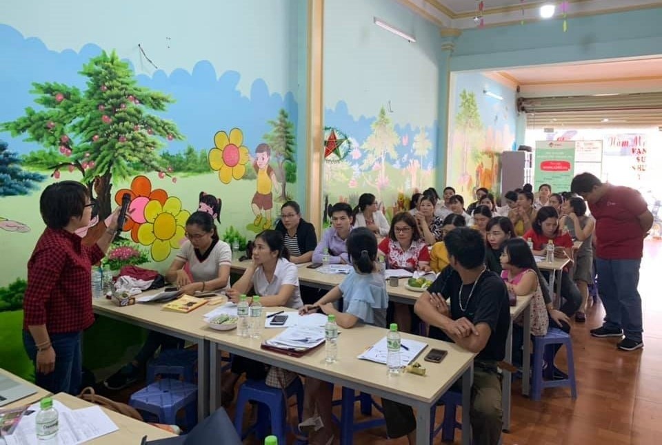 VAN - lộ tr&igrave;nh bền bỉ đưa trẻ tự kỷ ra với cộng đồng