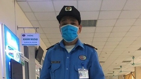 Câu chuyện nơi tuyến đầu chống dịch Covid-19 qua lời kể người bảo vệ