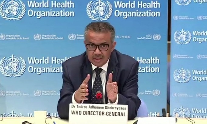 Tổng giám đốc Tổ chức Y tế Thế giới (WHO) Tedros Adhanom Ghebreyesus trong cuộc họp báo tại Geneva hôm 27/4. Ảnh: CNN.